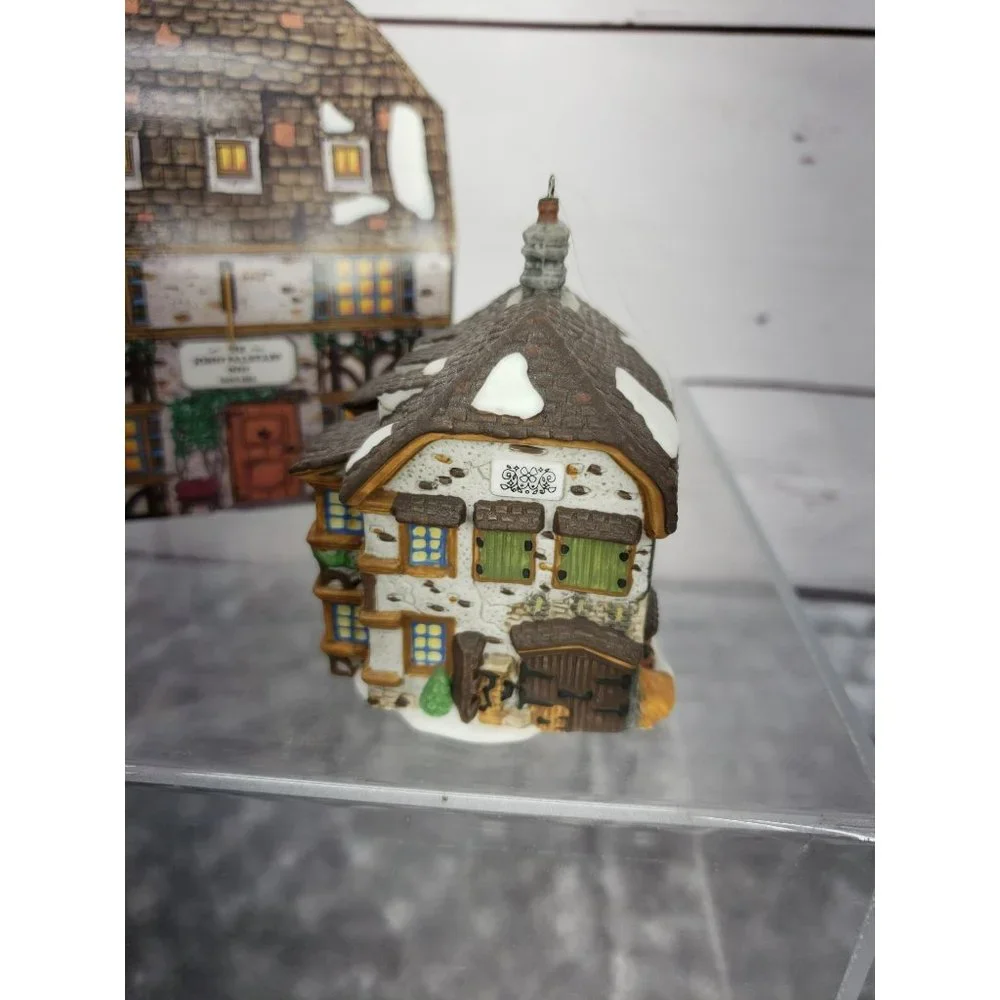 Dept 56 “Sir John Falstaff Inn” Ornament Village Collectors‎ Edition 1995